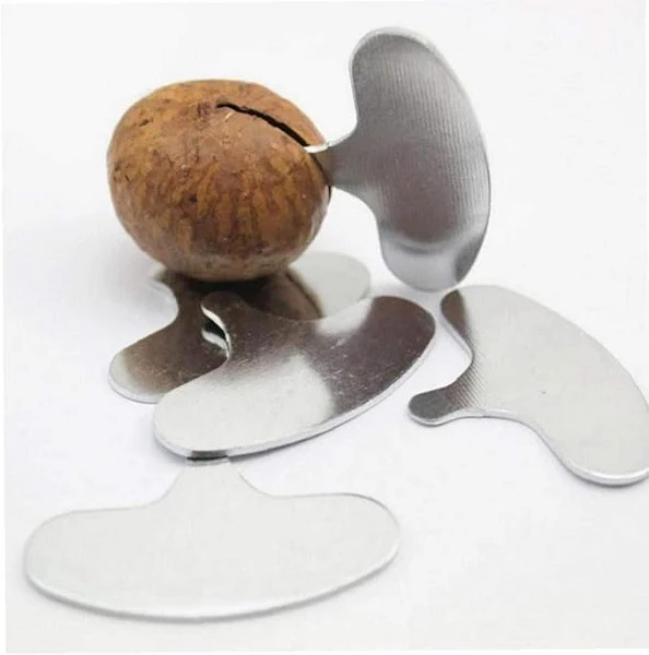 Noix de macadamia fraiche avec coque et clé d'ouverture - Image 4